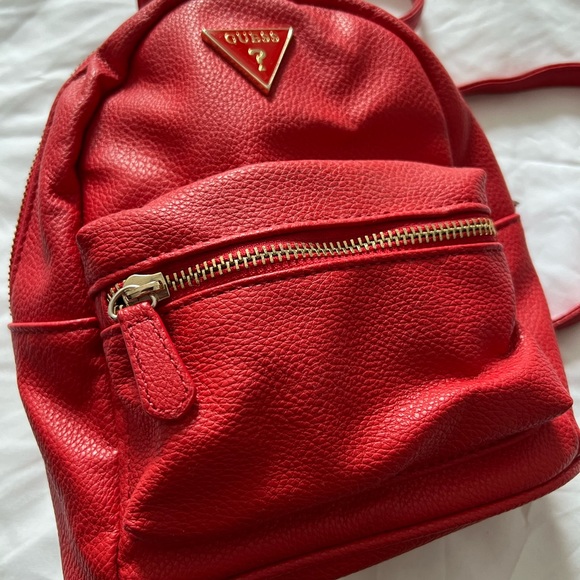 Mini red bag from Guess. Wore it 3-4 times. - Picture 2 of 3